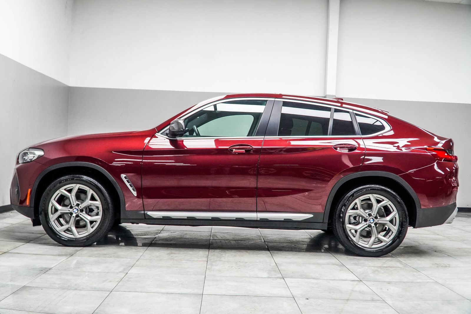 2024 BMW X4 xDrive30i
