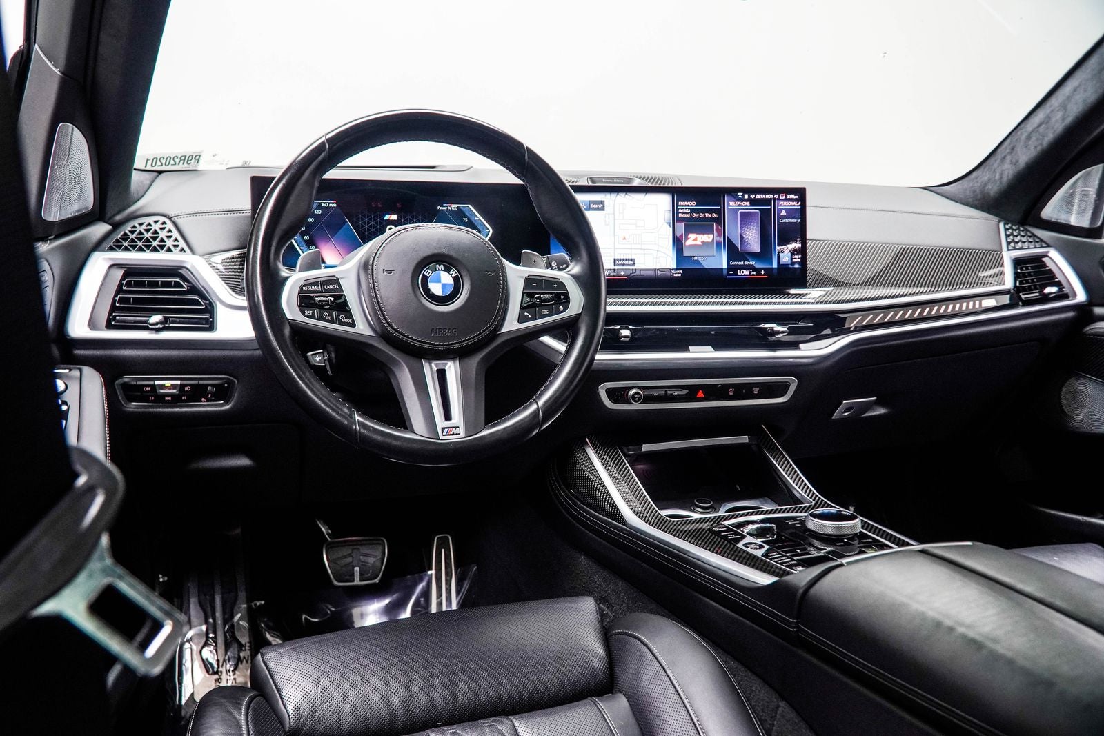2023 BMW X7 M60i