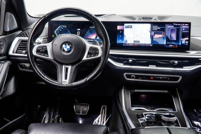 2023 BMW X7 M60i