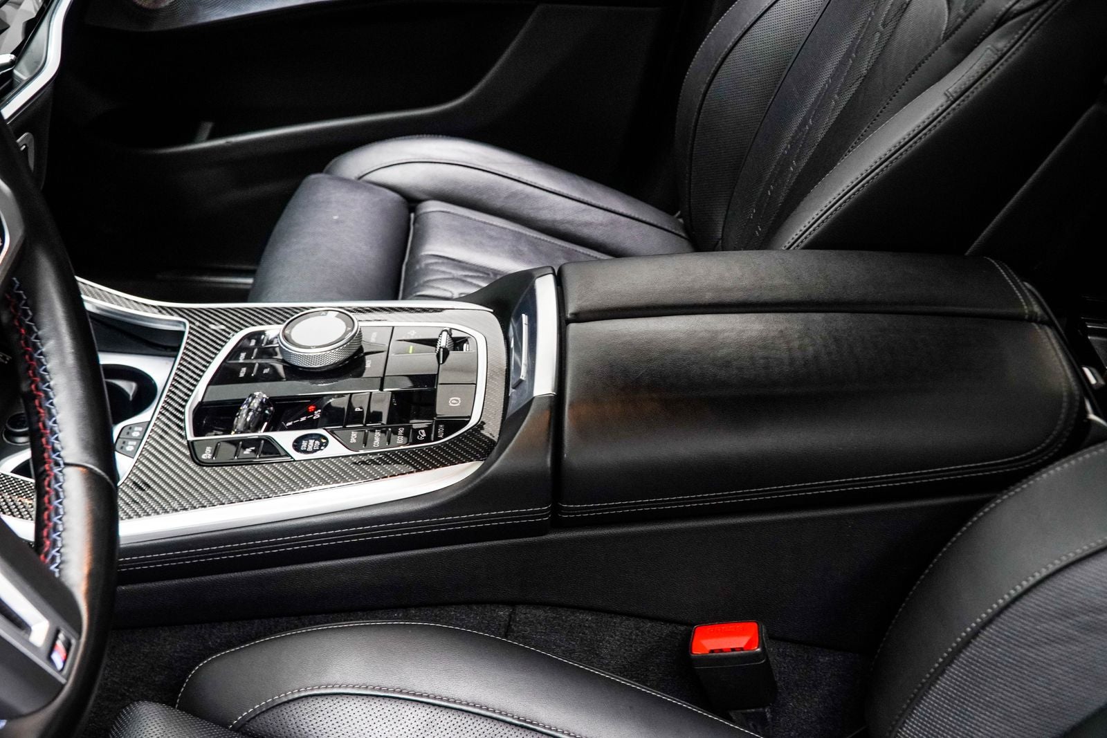 2023 BMW X7 M60i