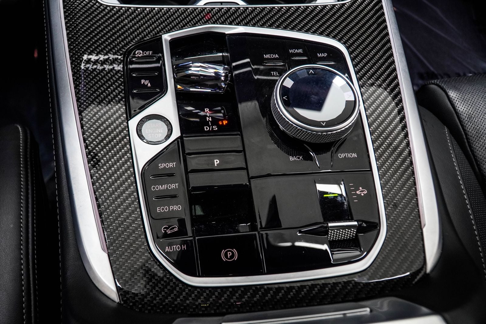 2023 BMW X7 M60i