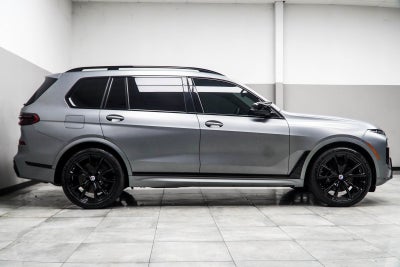 2023 BMW X7 M60i