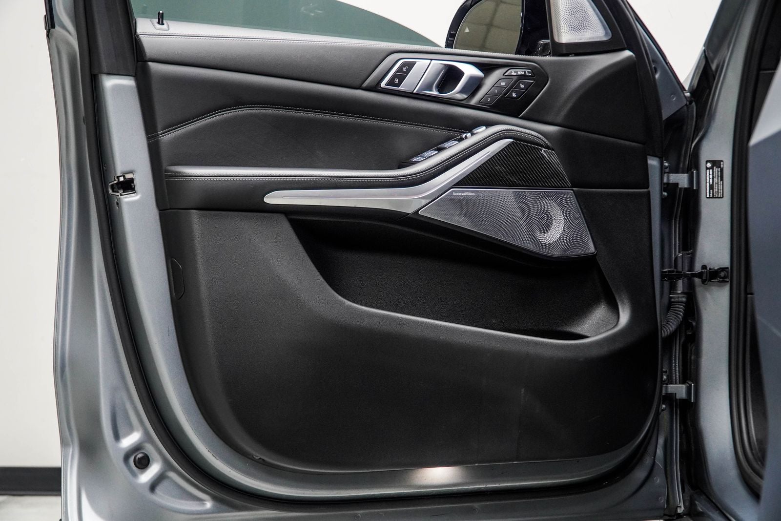 2023 BMW X7 M60i