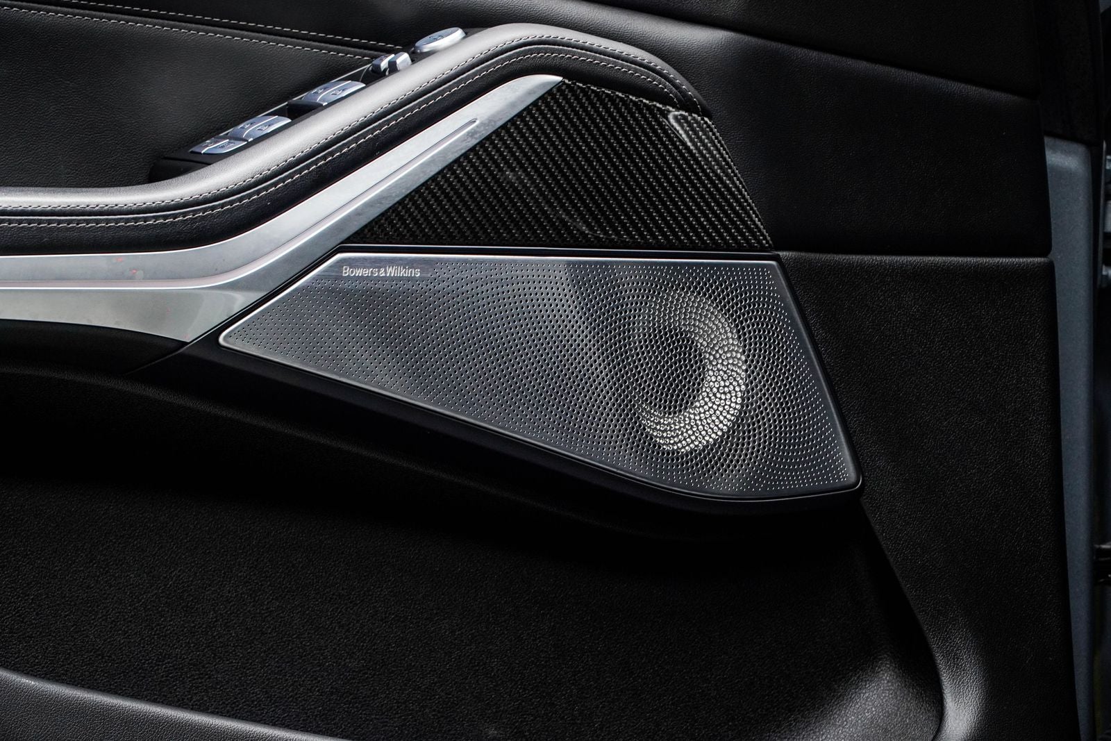 2023 BMW X7 M60i