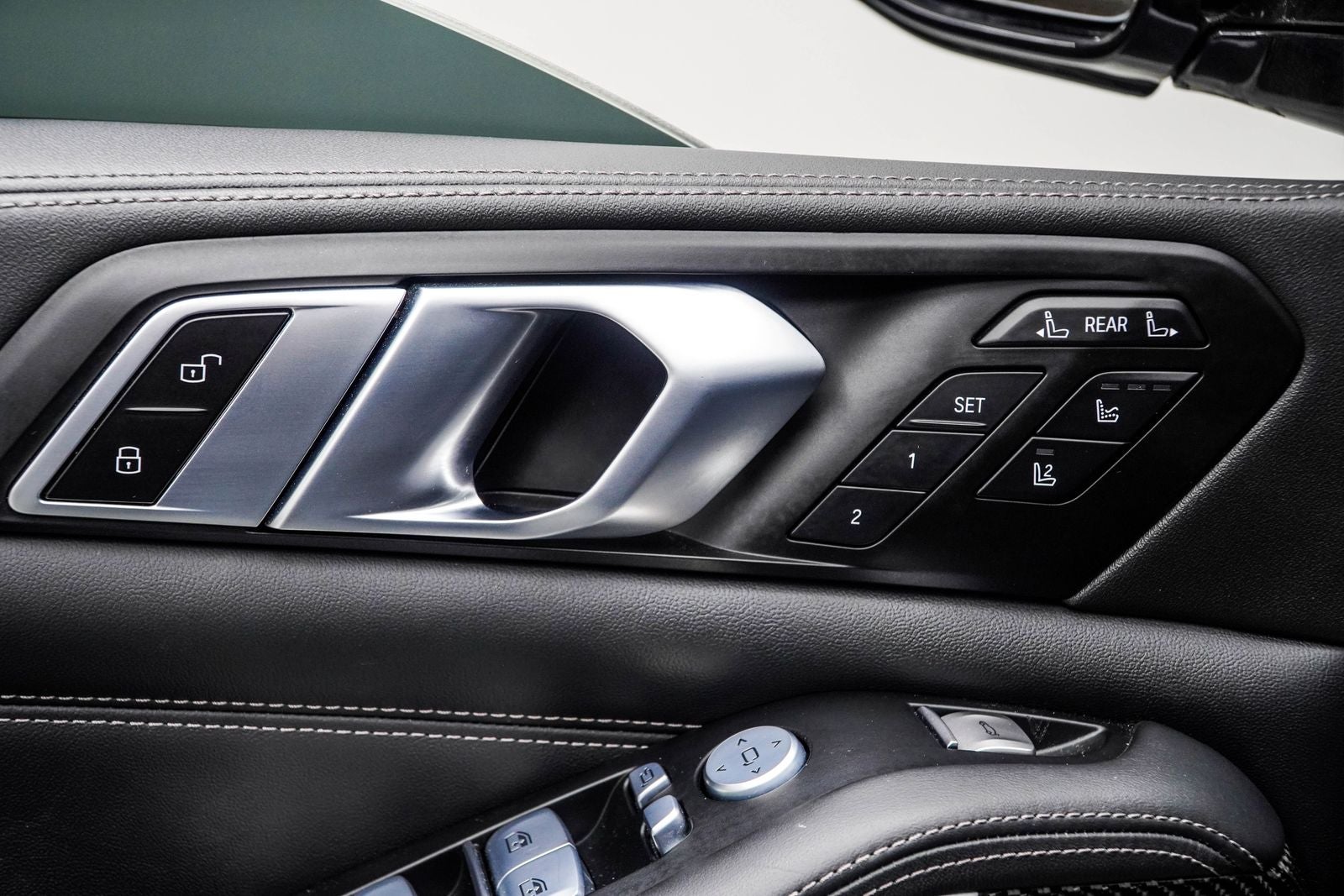2023 BMW X7 M60i