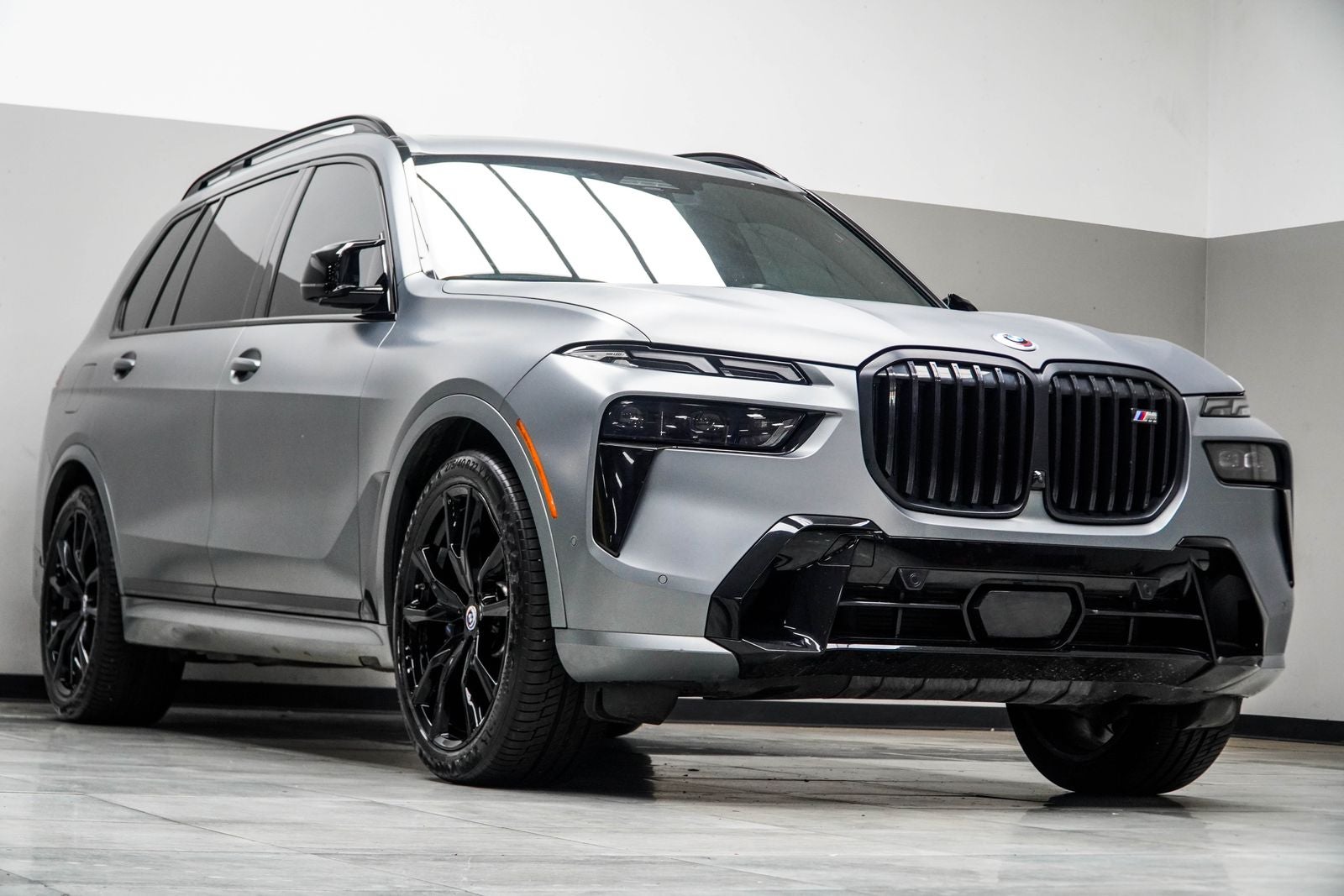 2023 BMW X7 M60i