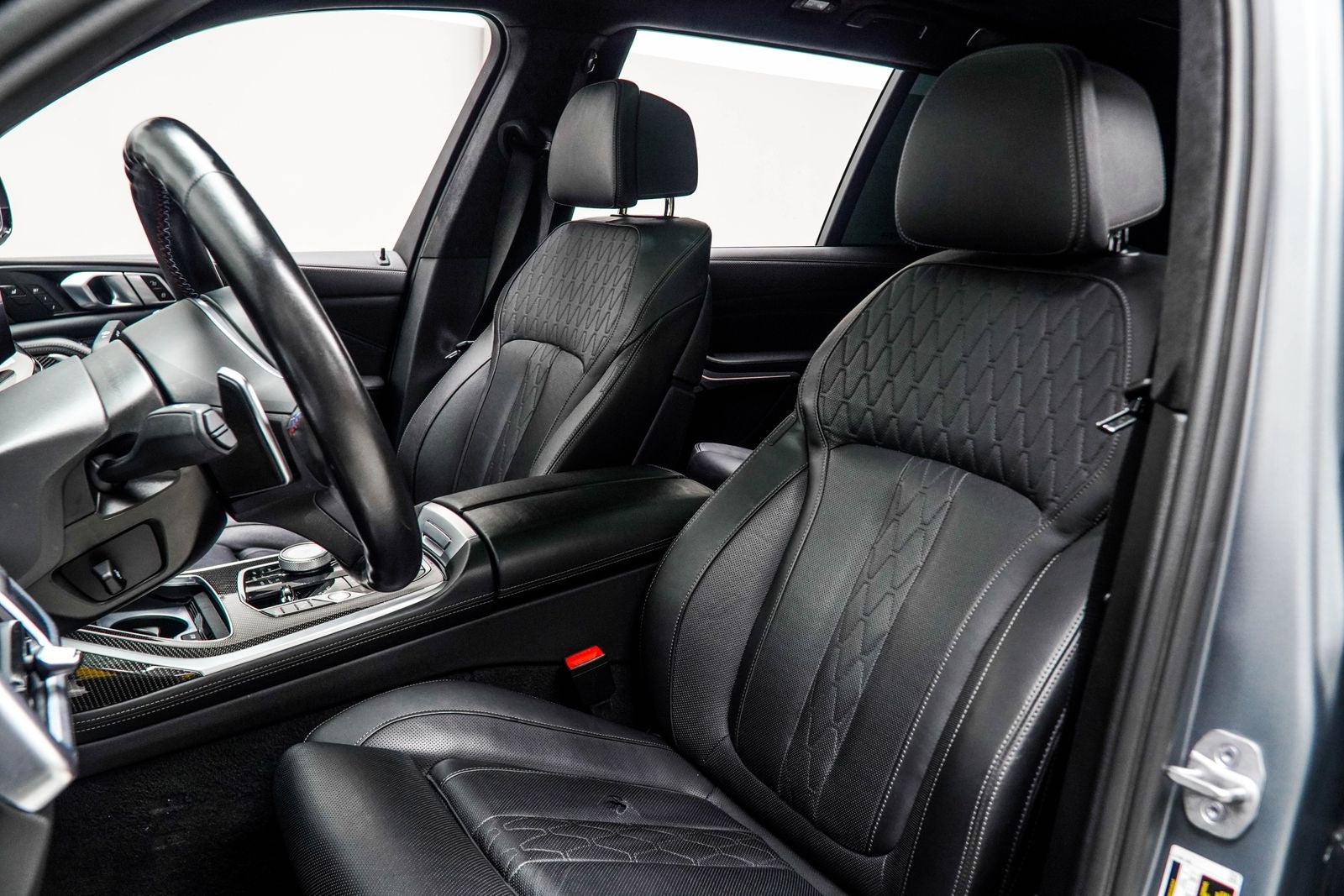 2023 BMW X7 M60i
