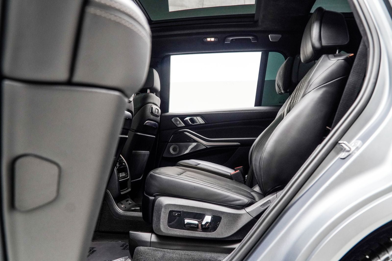 2023 BMW X7 M60i