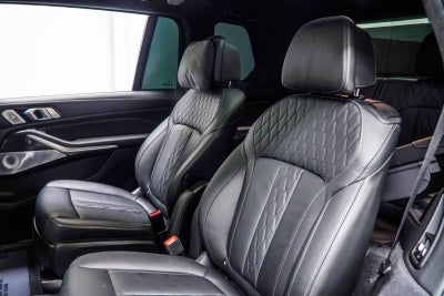 2023 BMW X7 M60i