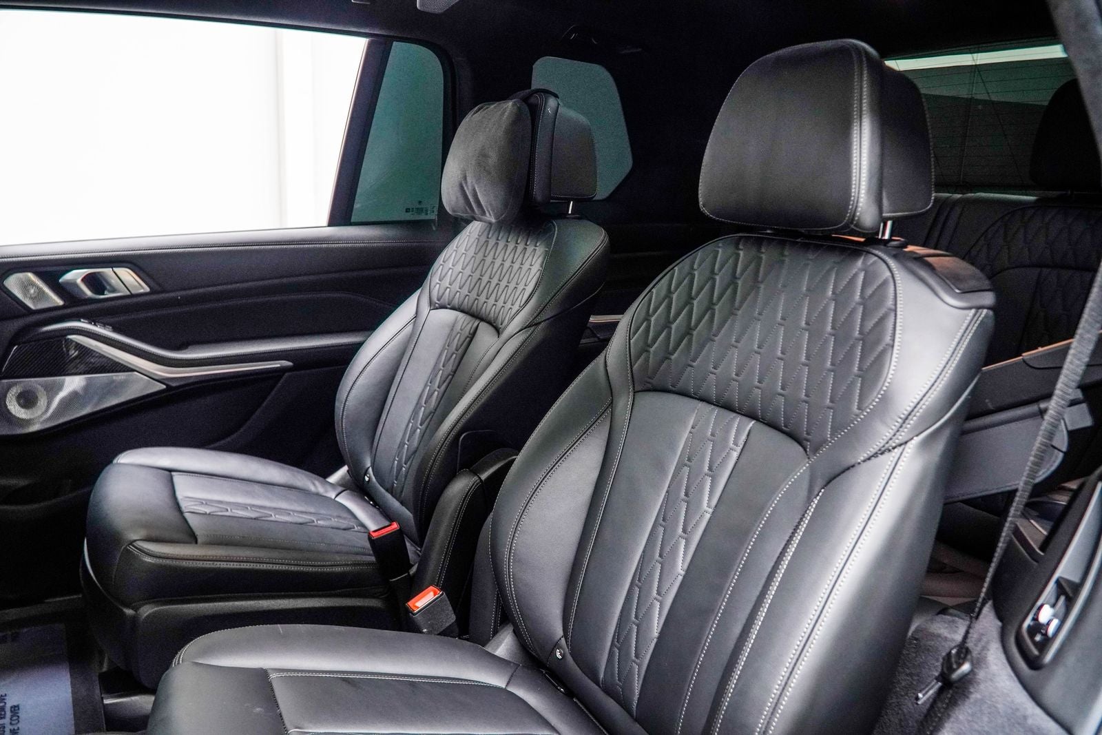 2023 BMW X7 M60i