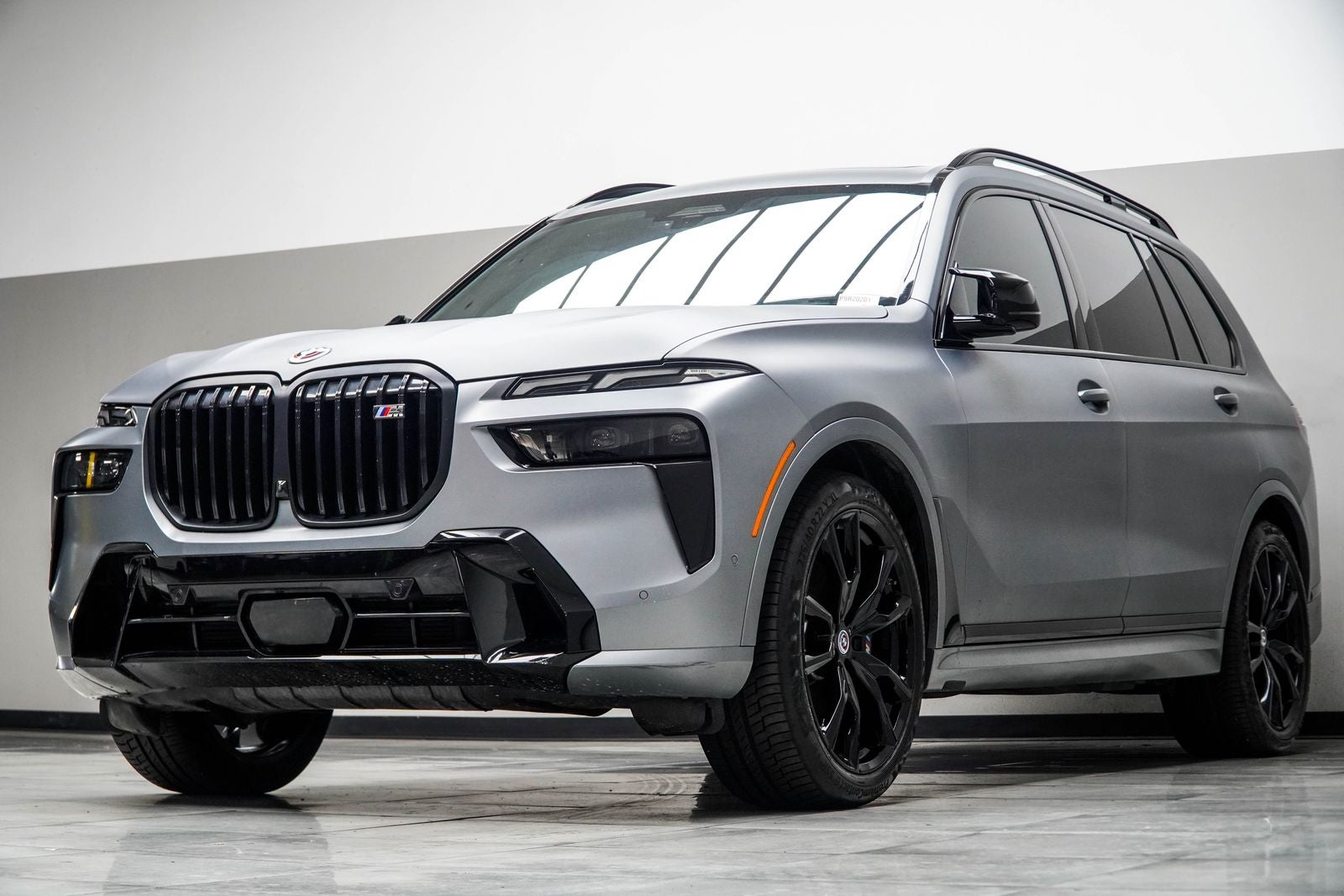 2023 BMW X7 M60i