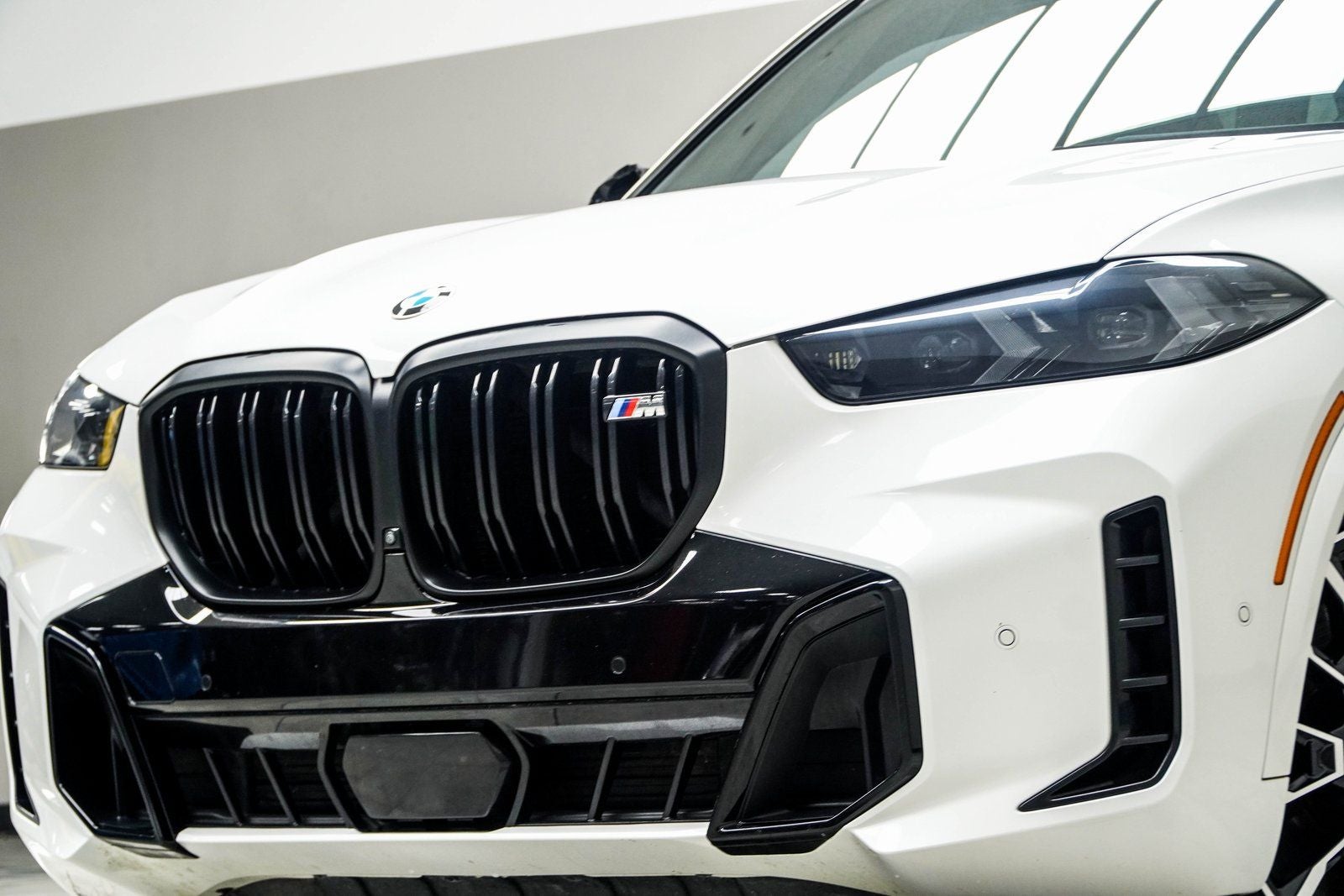 2024 BMW X5 M60i