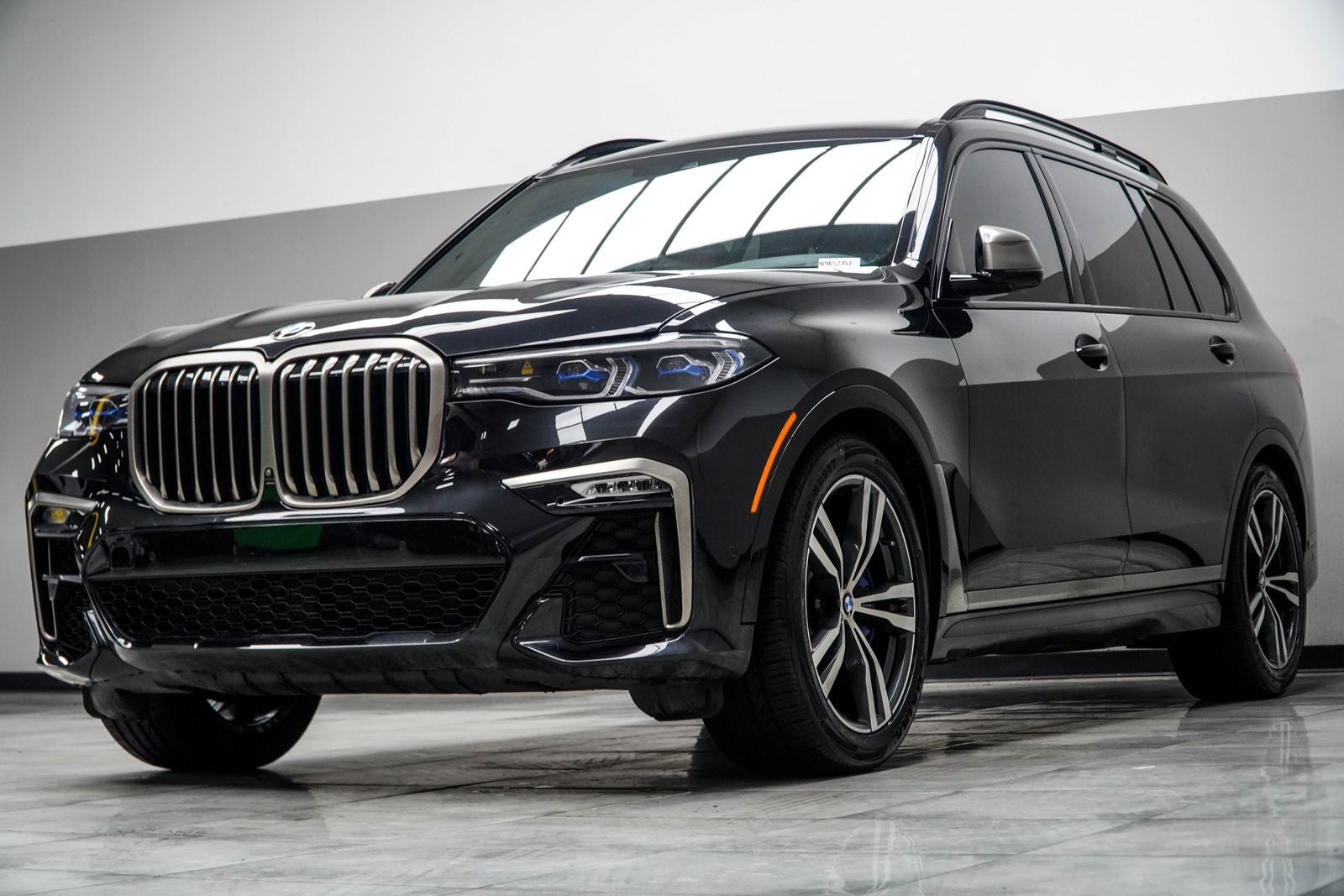 2022 BMW X7 M50i