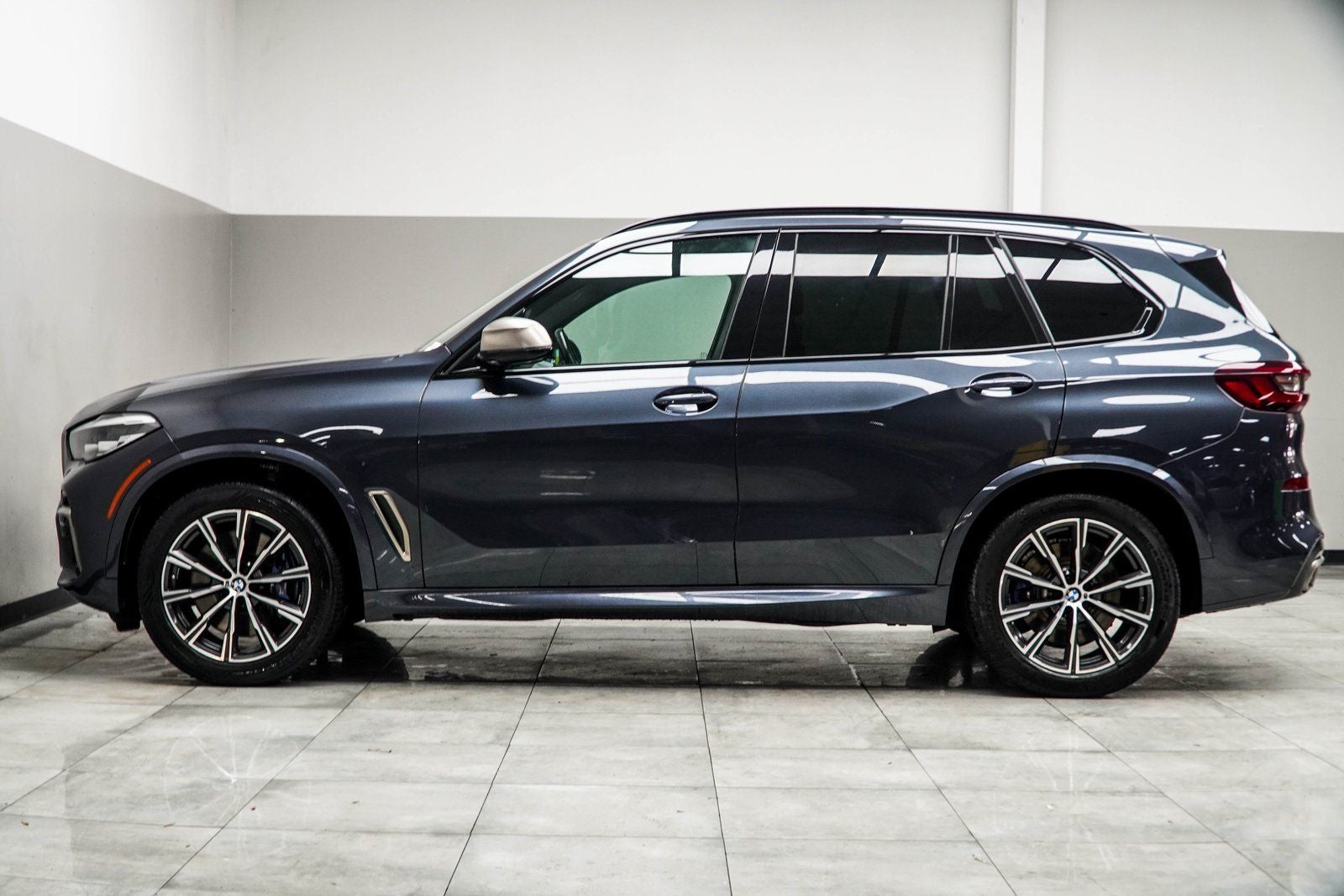 2022 BMW X5 M50i