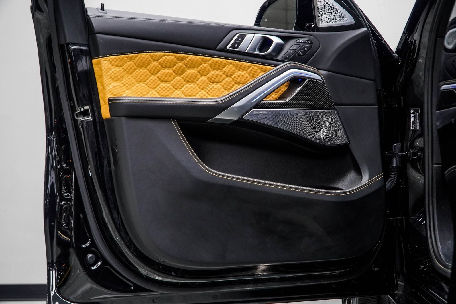 2023 BMW X6 M Base