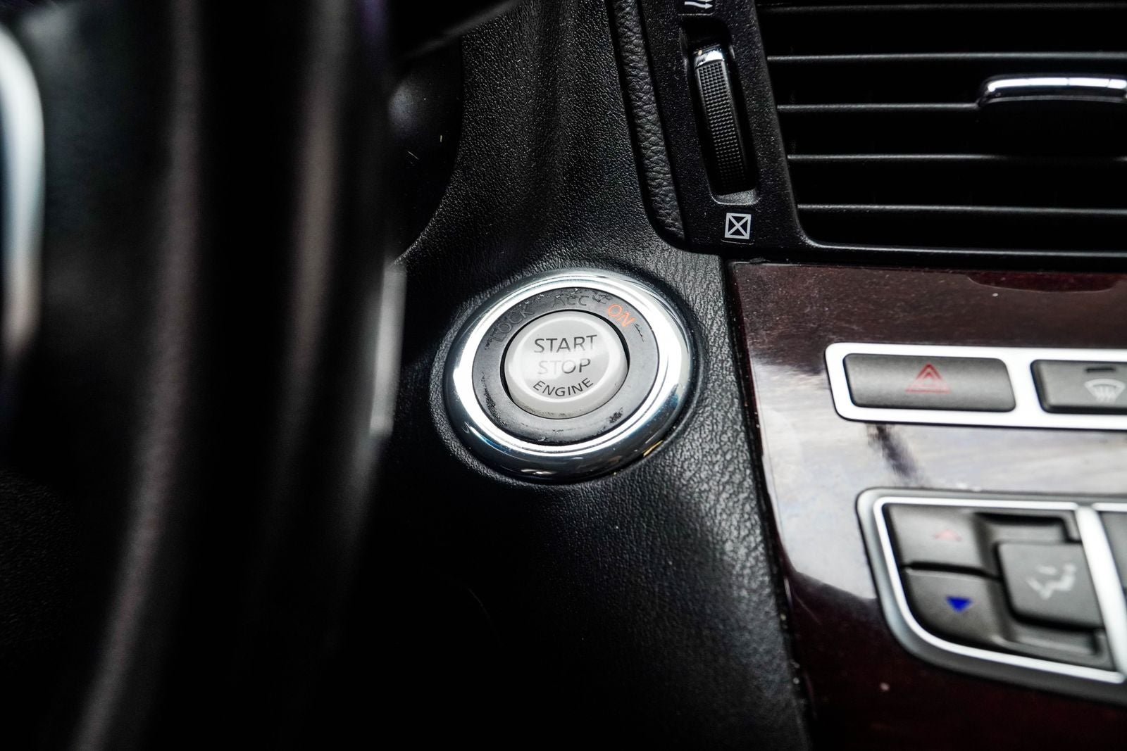 2015 INFINITI Q70 3.7
