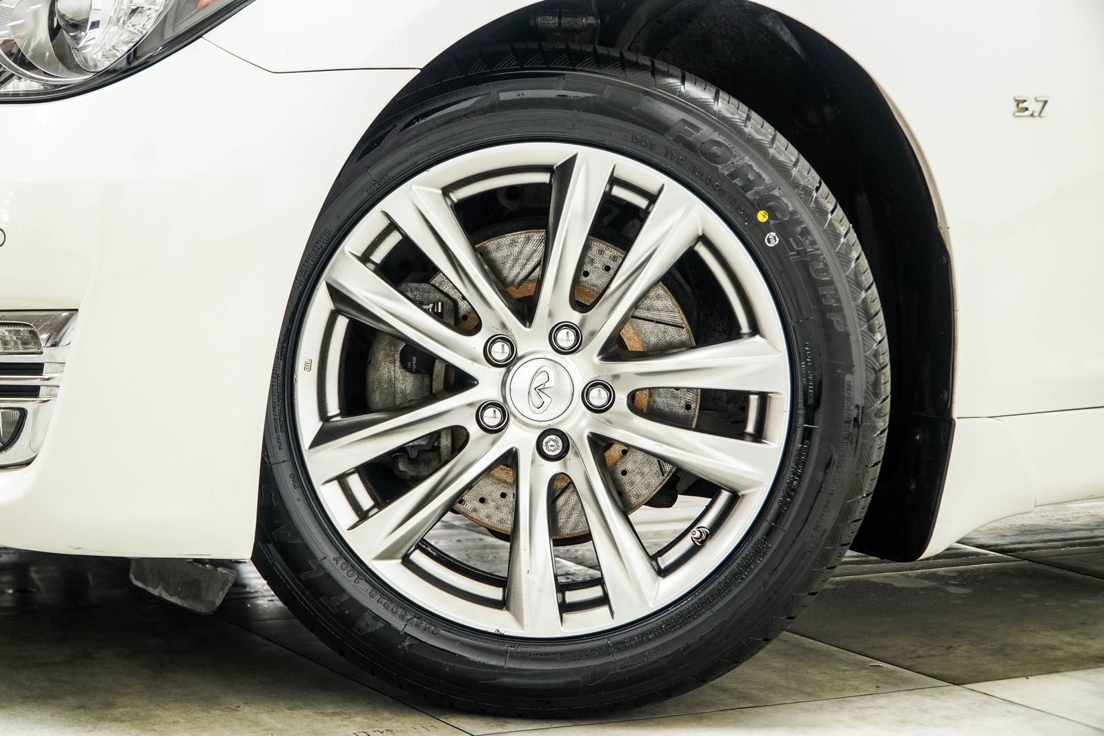 2015 INFINITI Q70 3.7