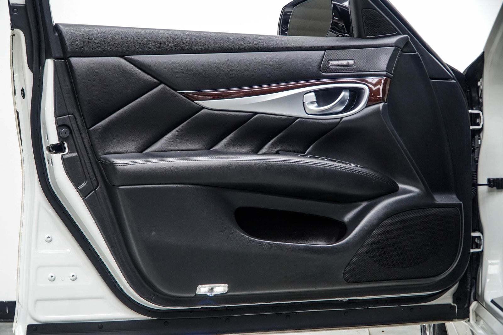 2015 INFINITI Q70 3.7