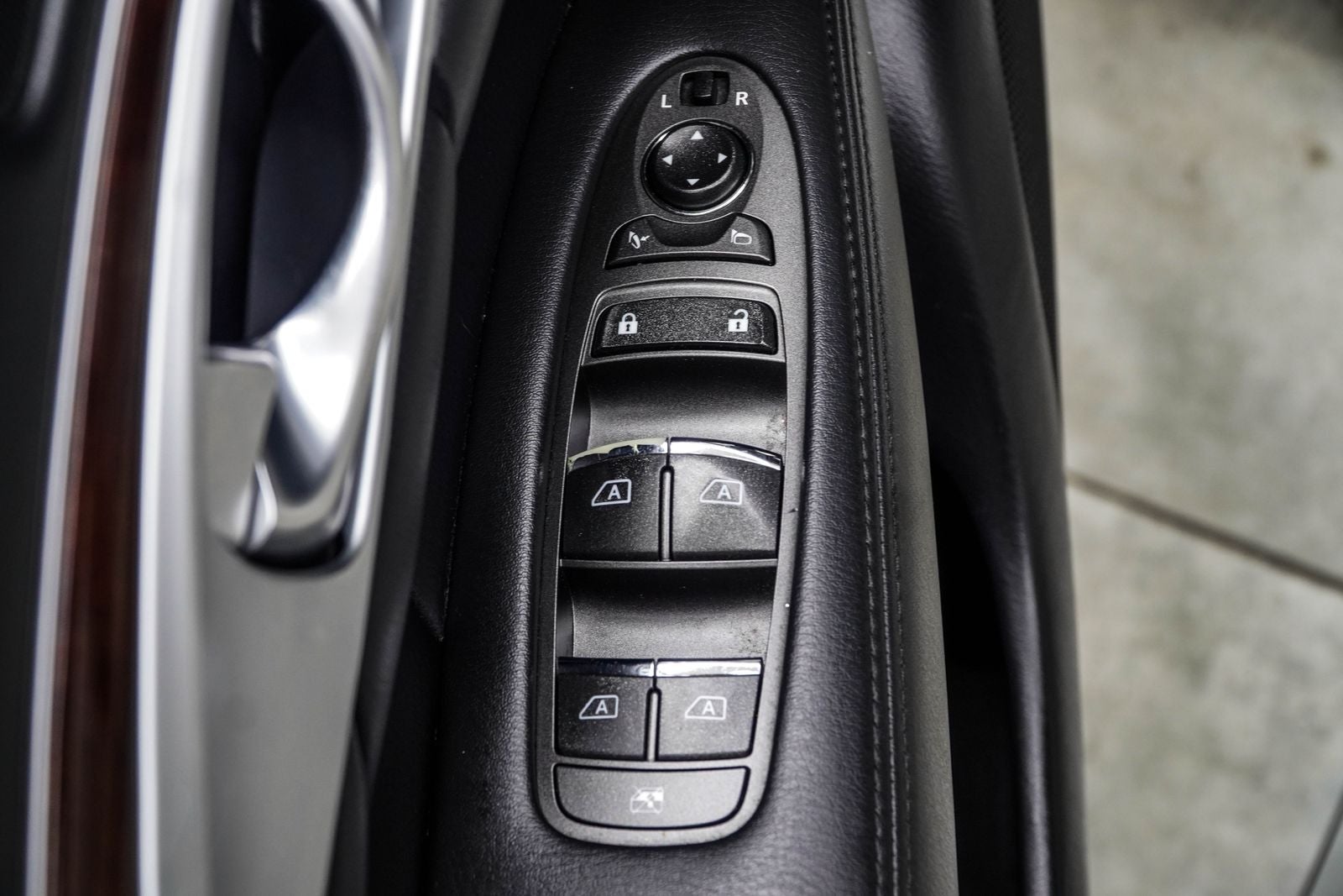 2015 INFINITI Q70 3.7