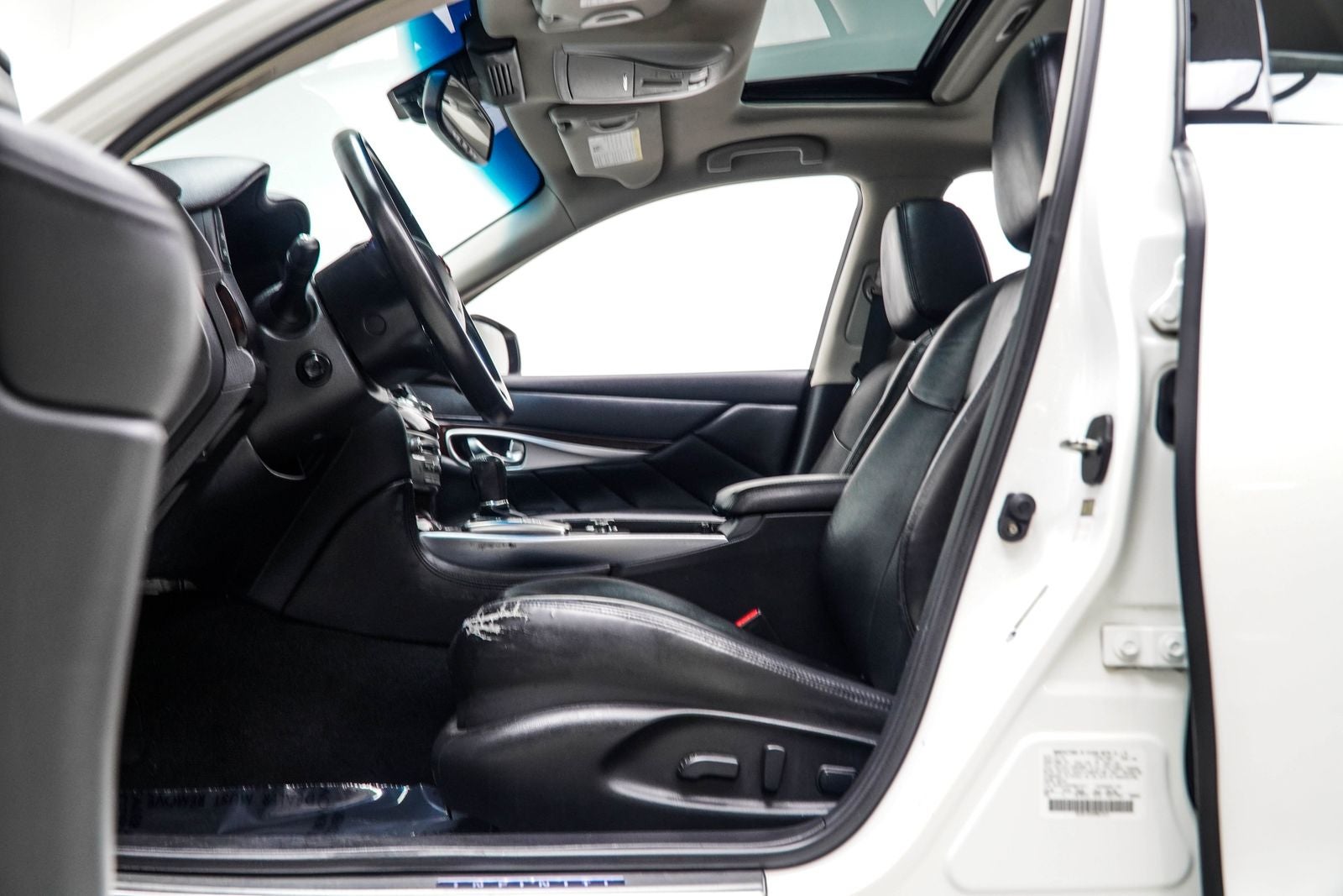 2015 INFINITI Q70 3.7