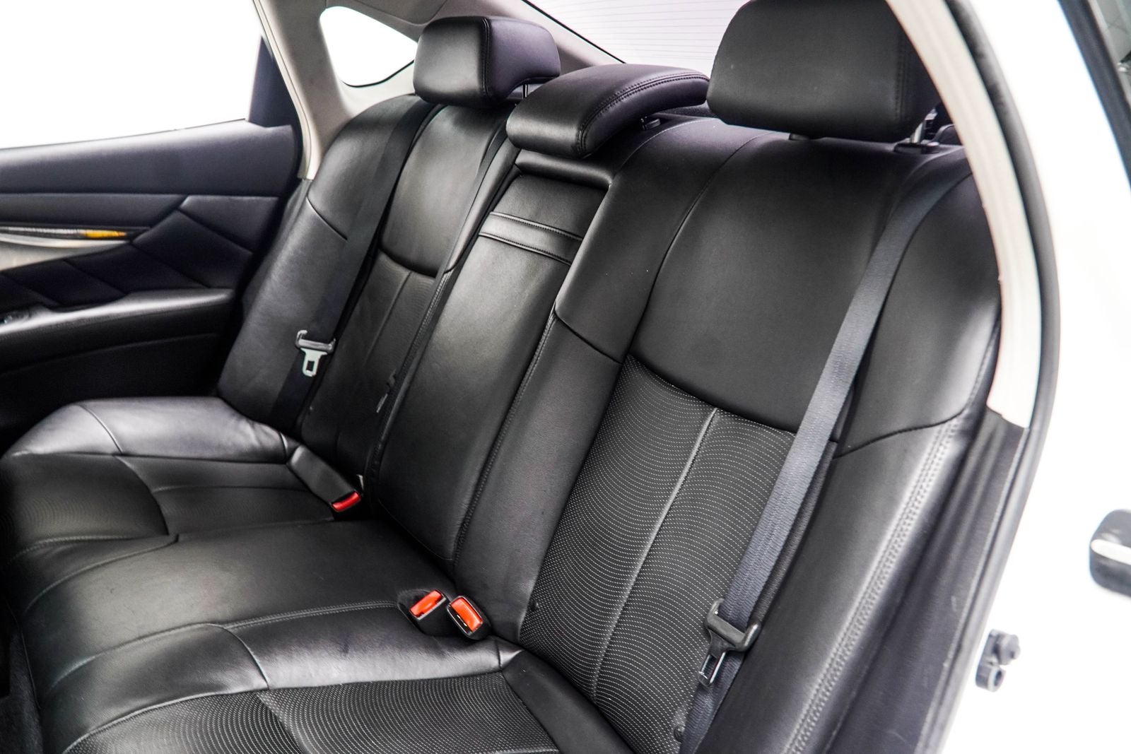 2015 INFINITI Q70 3.7