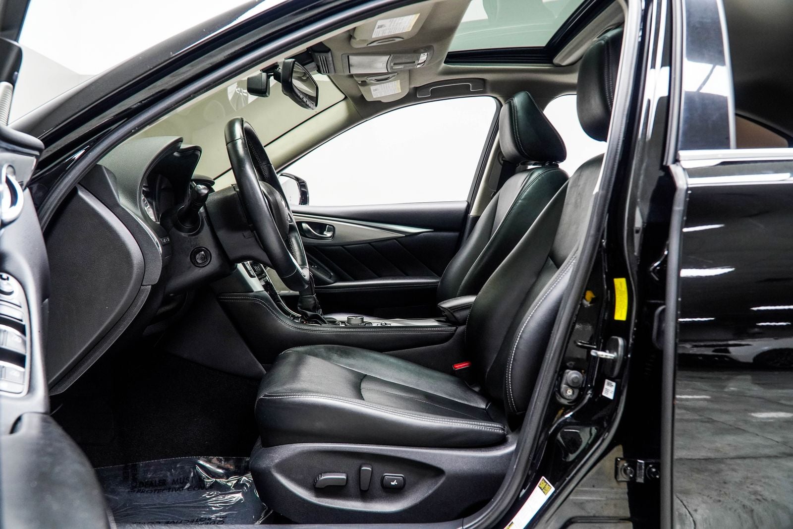 2023 INFINITI Q50 LUXE