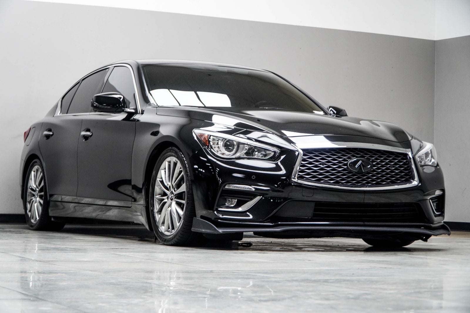 2023 INFINITI Q50 LUXE