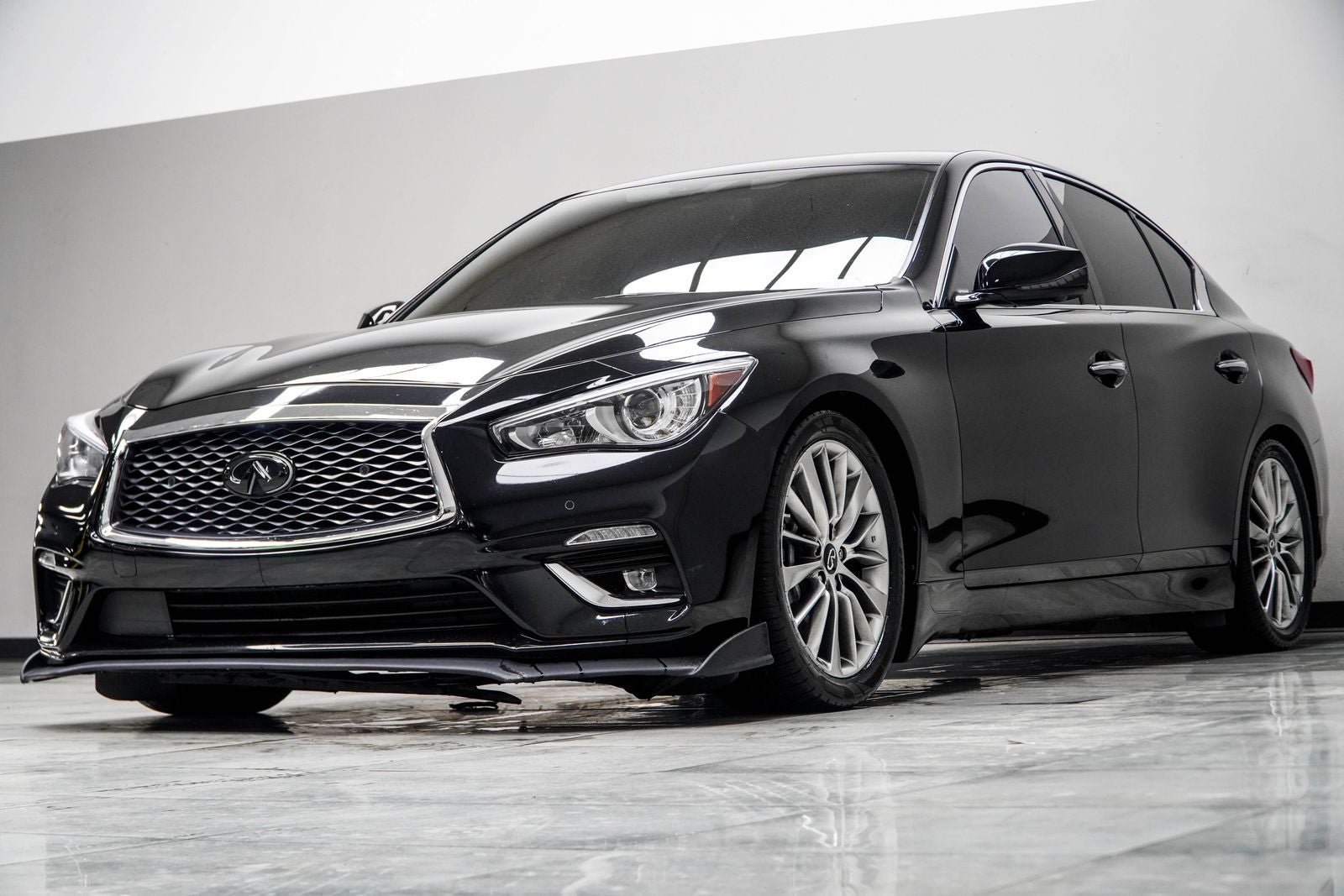 2023 INFINITI Q50 LUXE