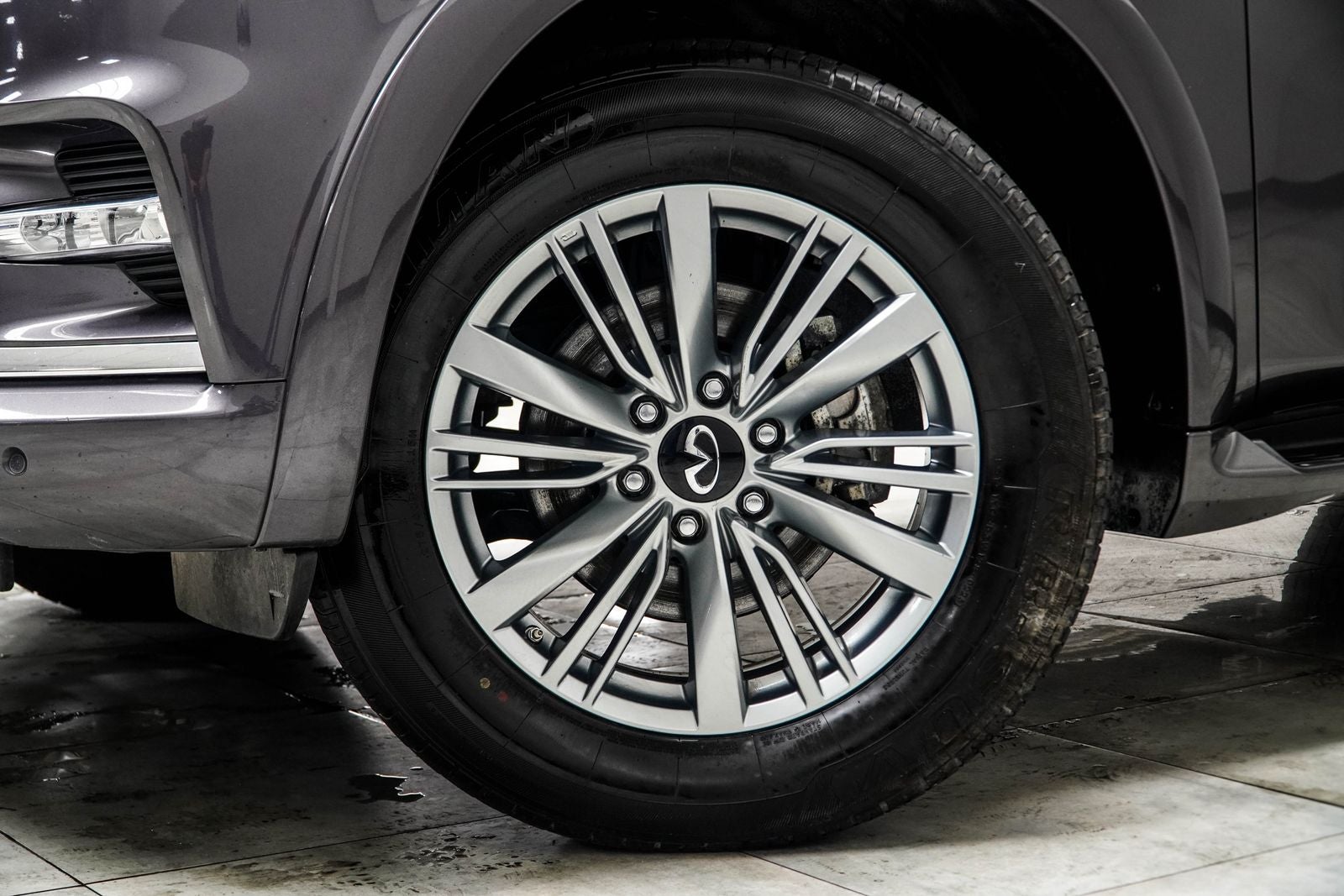 2024 INFINITI QX80 LUXE