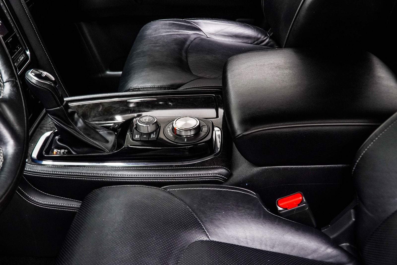 2021 INFINITI QX80 LUXE