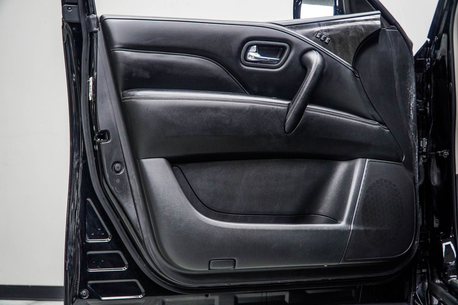 2021 INFINITI QX80 LUXE