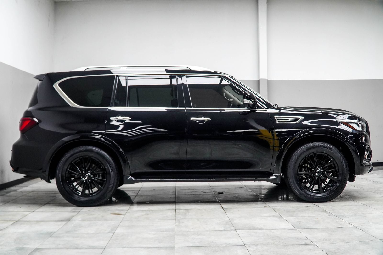 2021 INFINITI QX80 LUXE