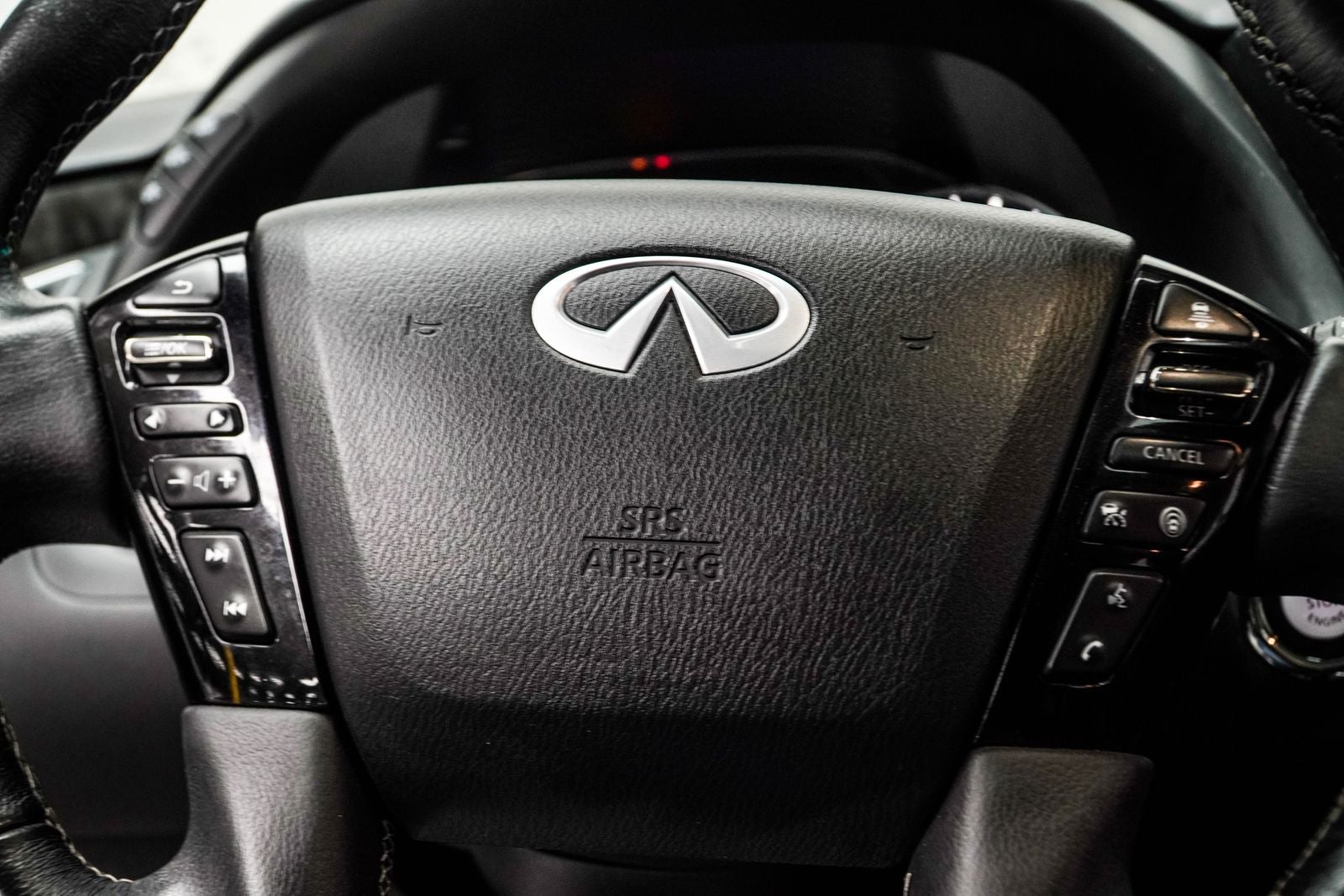 2024 INFINITI QX80 LUXE