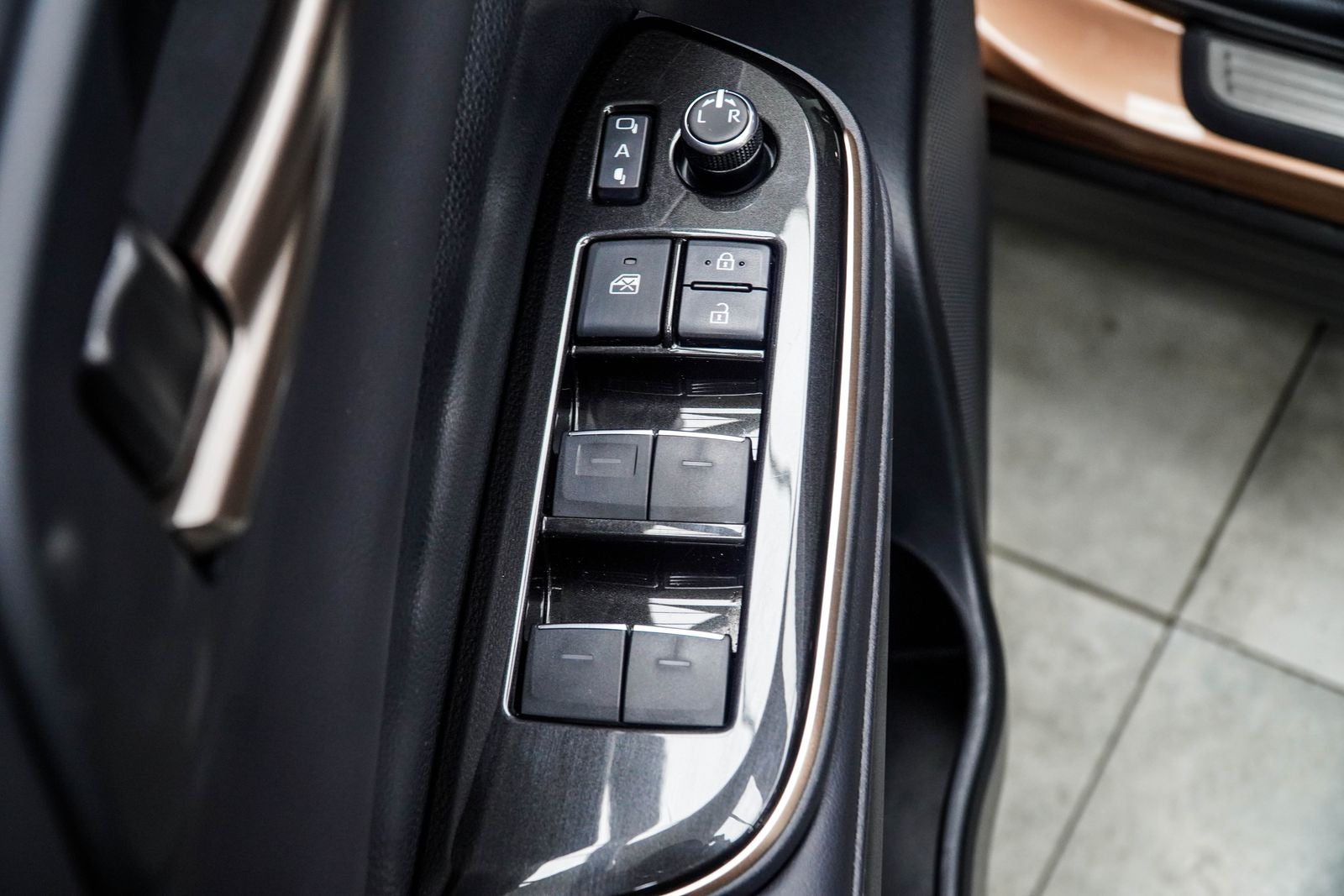 2025 Toyota Crown Signia Limited