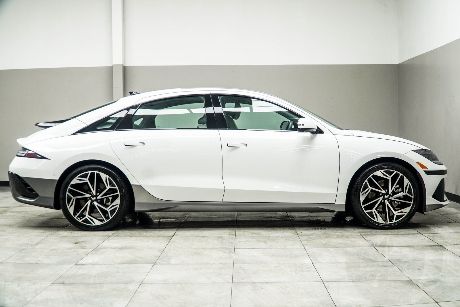 2024 Hyundai IONIQ 6 Limited