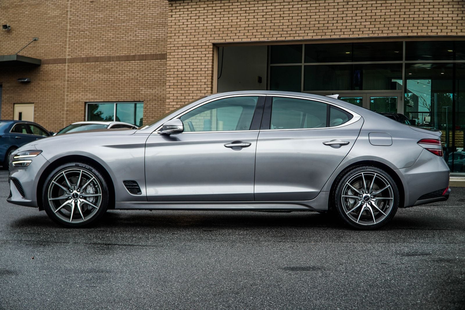 2025 Genesis G70 2.5T