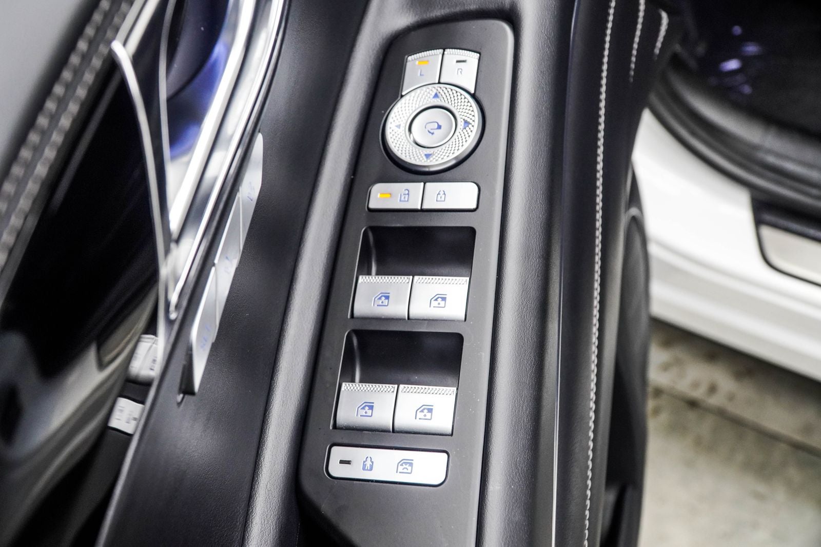 2025 Genesis GV80 2.5T
