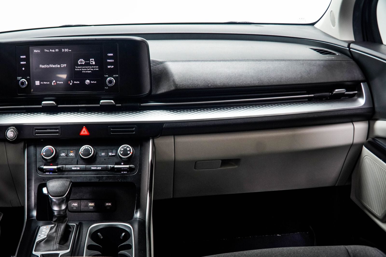 2023 Kia Carnival LX