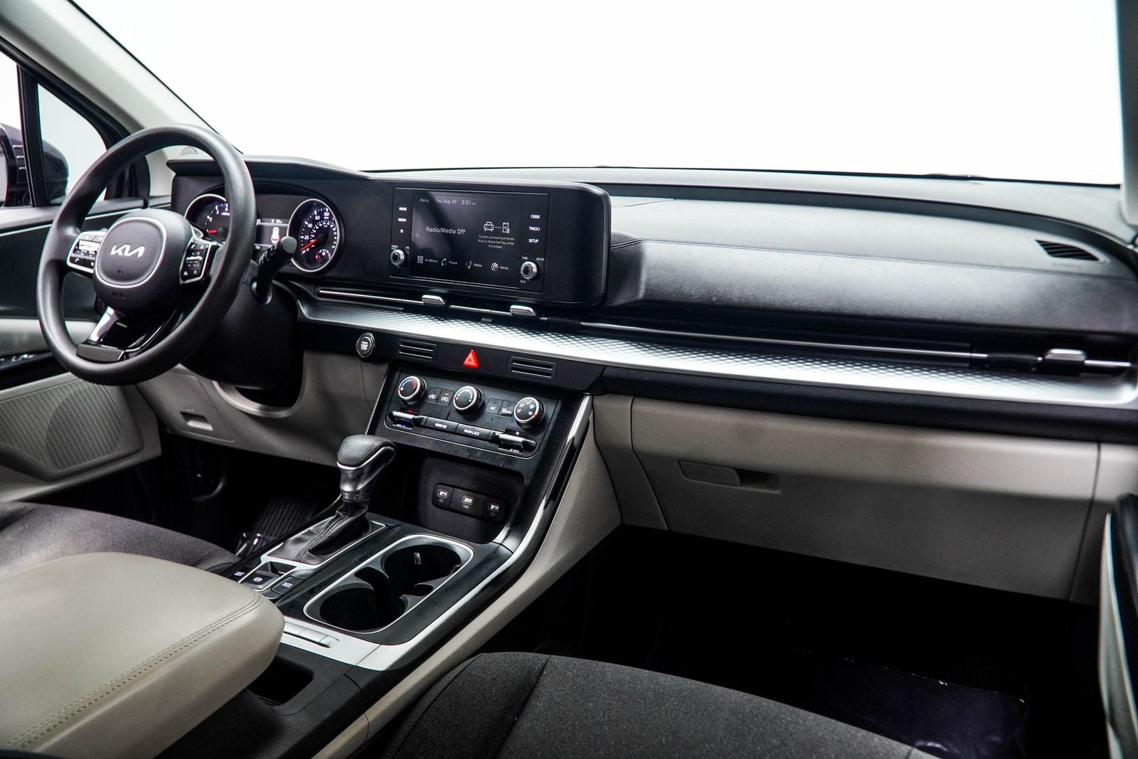 2023 Kia Carnival LX