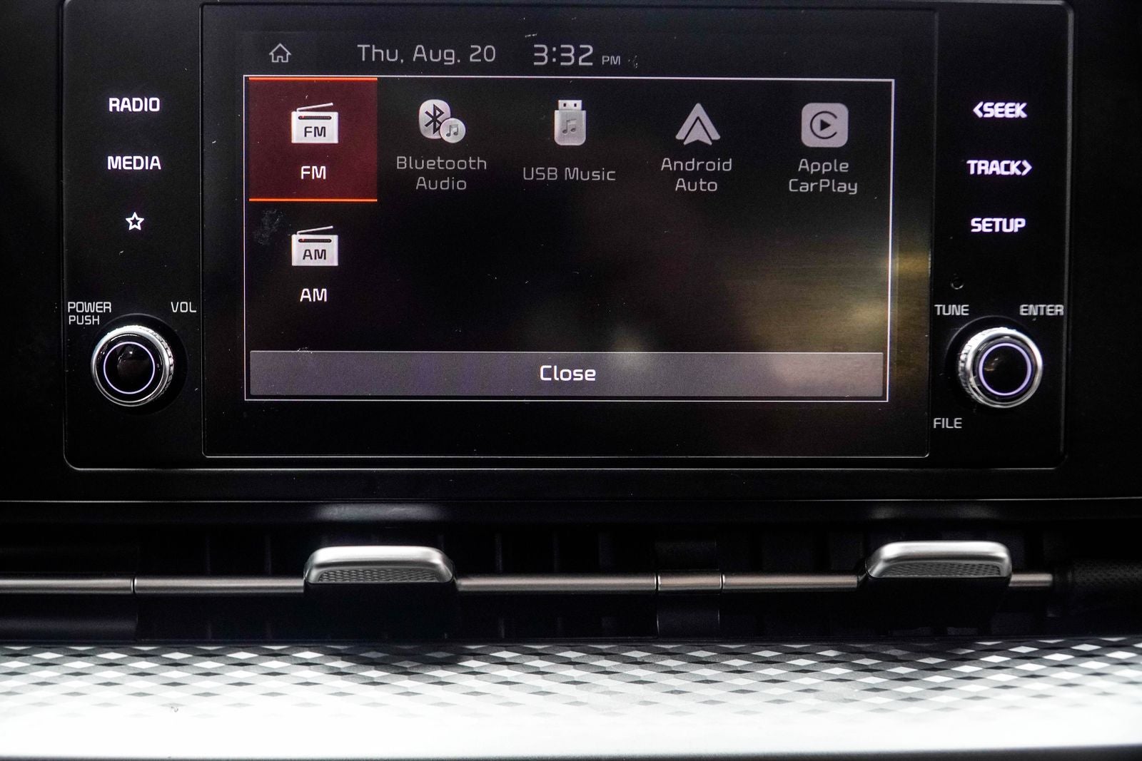 2023 Kia Carnival LX