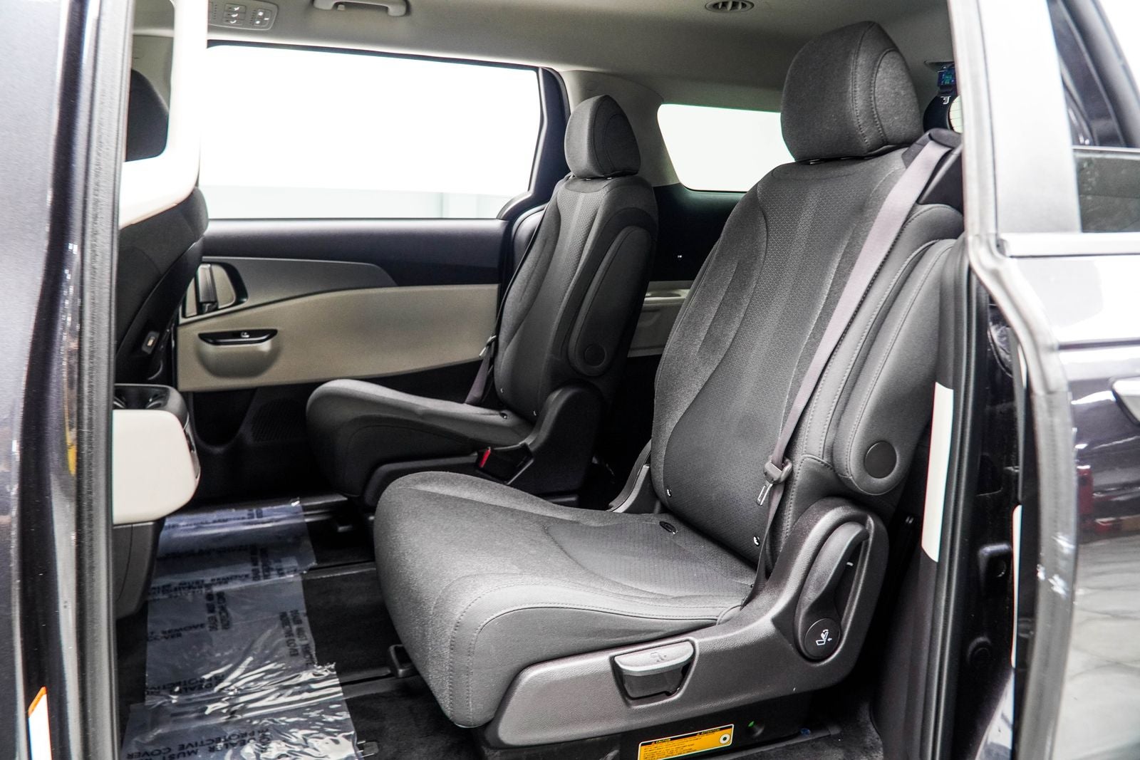 2023 Kia Carnival LX