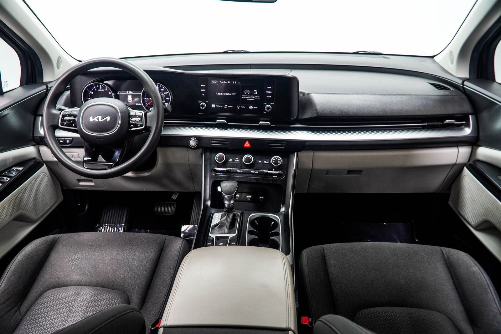 2023 Kia Carnival LX