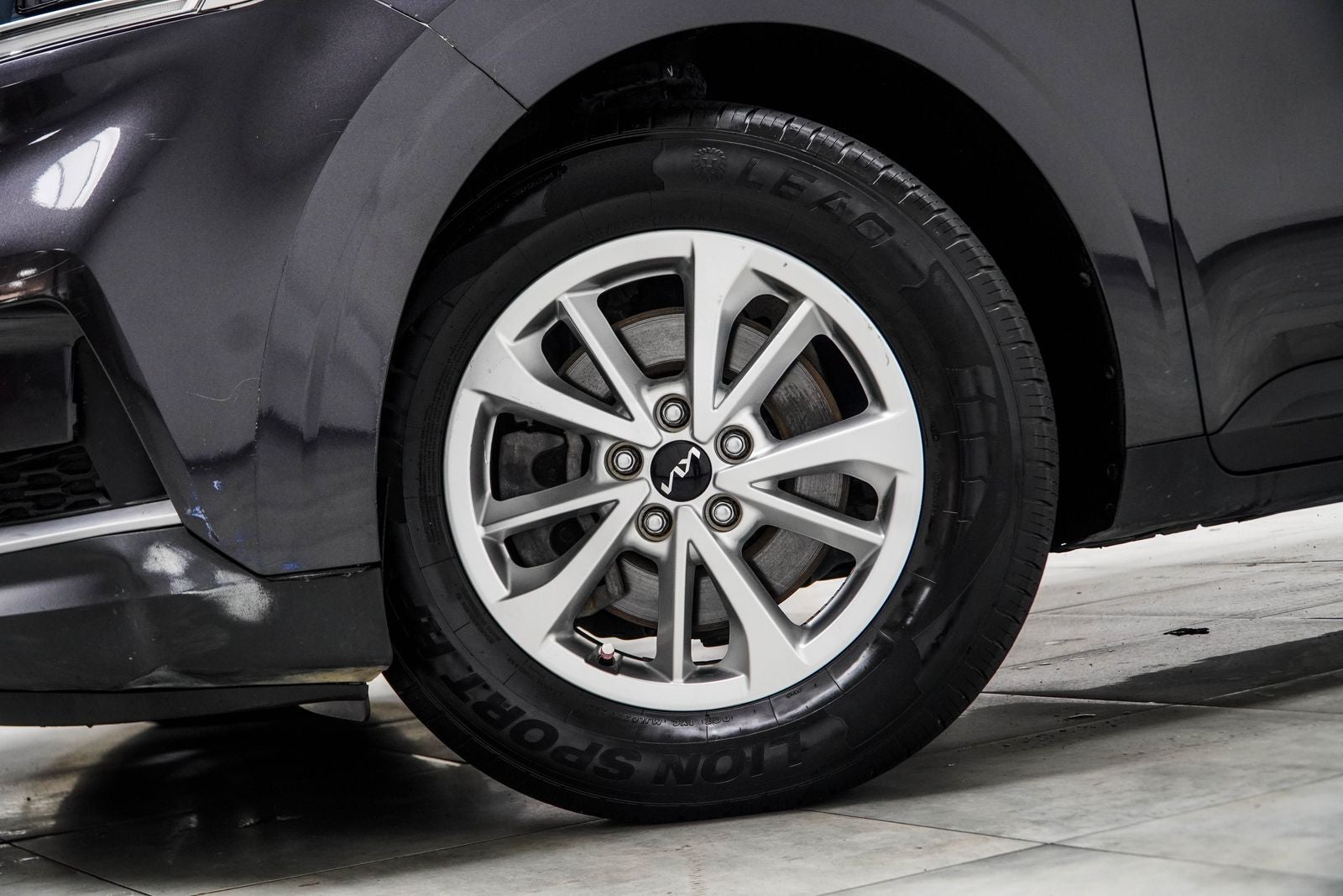 2023 Kia Carnival LX