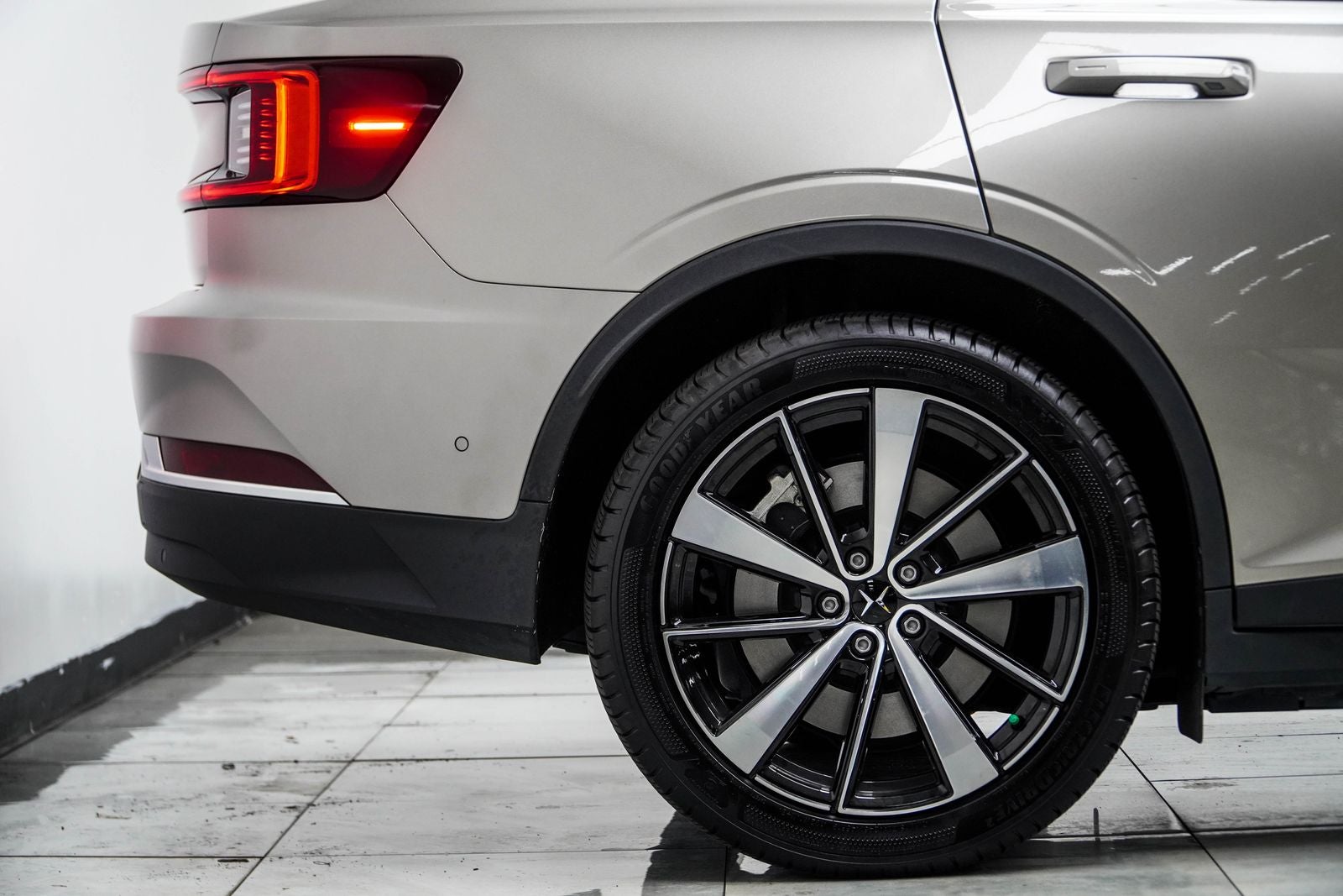 2022 Polestar 2 Long Range Dual Motor