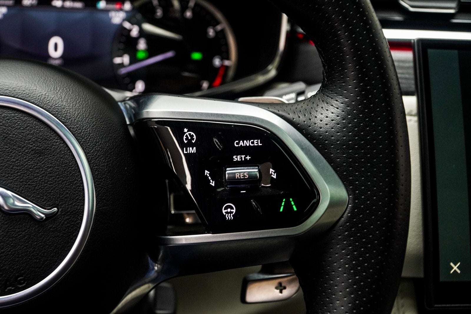 2023 Jaguar F-PACE P400 R-Dynamic S