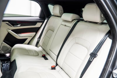 2023 Jaguar F-PACE P400 R-Dynamic S