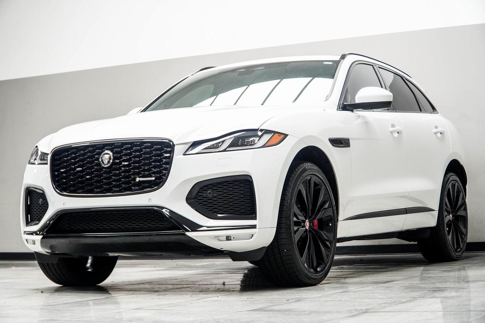 2023 Jaguar F-PACE P400 R-Dynamic S