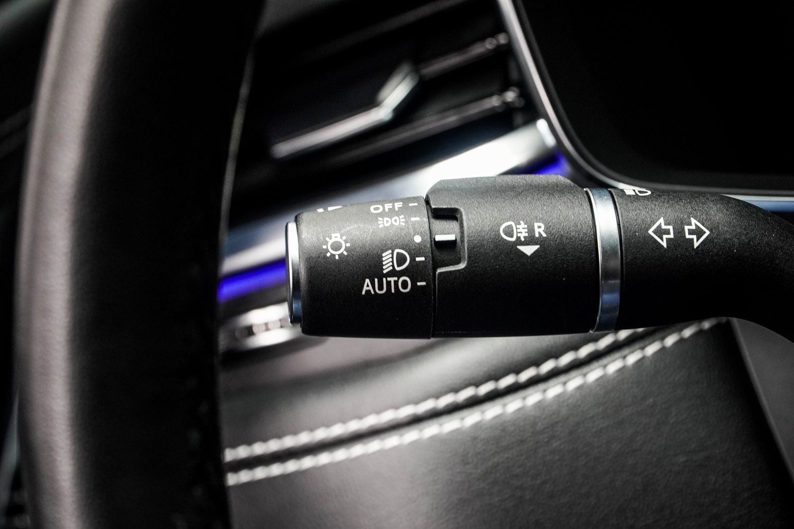 2024 Jaguar XF R-Dynamic SE