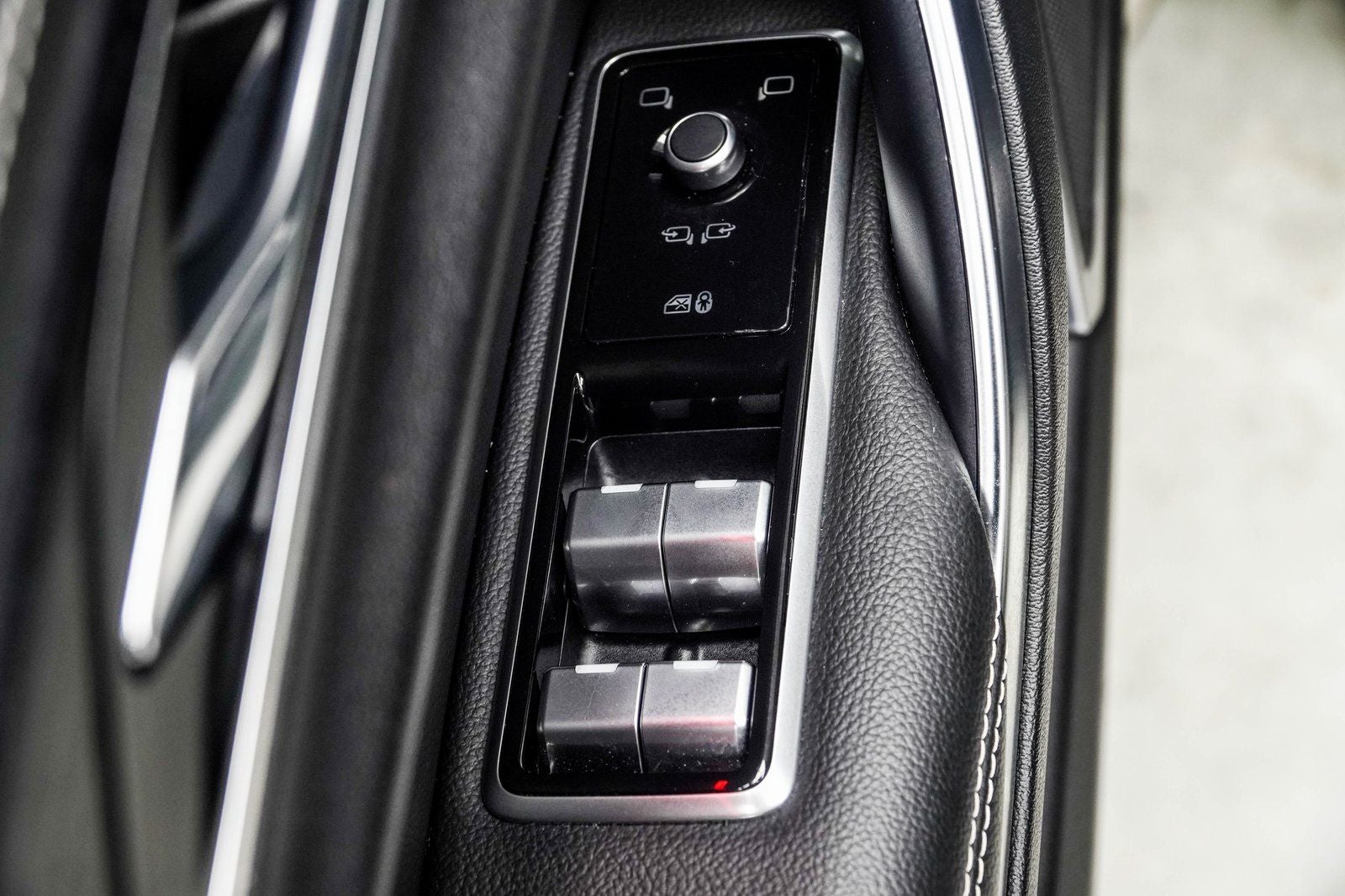 2024 Jaguar XF R-Dynamic SE