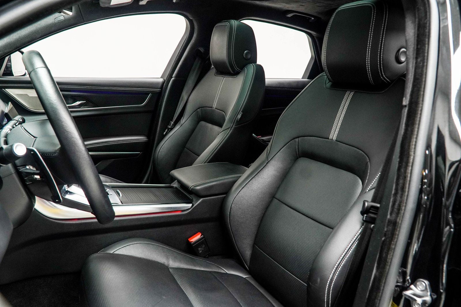 2024 Jaguar XF R-Dynamic SE